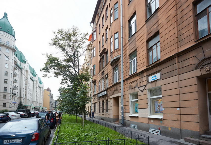 Продажа 5 комнатной квартиры, Санкт-Петербург, наб. р. Карповки, 32